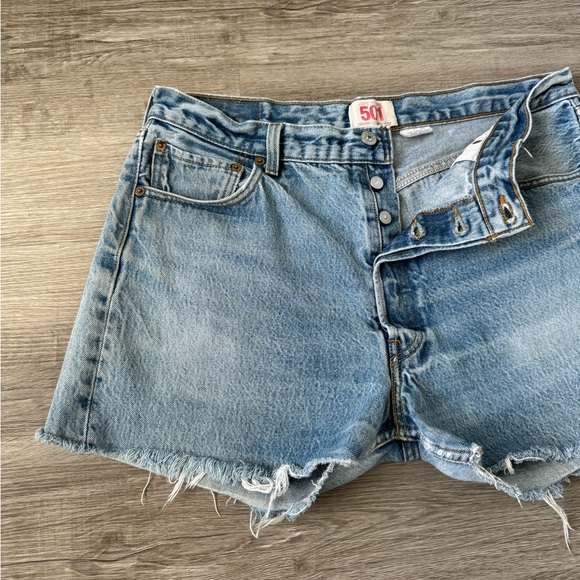 Vtg Levi’s 501 button fly cut off shorts size 38 - Picture 3 of 10